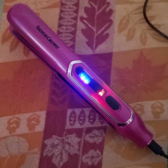 Silver Crown Other - ★Flat iron NWOT